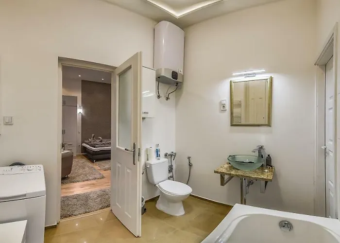 Diamond * Budapest