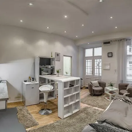 Diamond * Βουδαπέστη